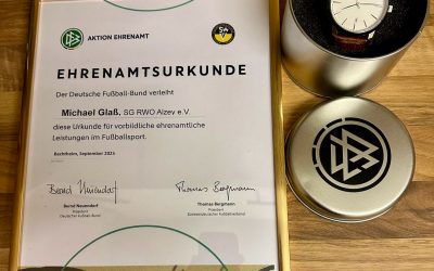 Michael Glaß wird mit Ehrenamtsurkunde des DFB ausgezeichnet