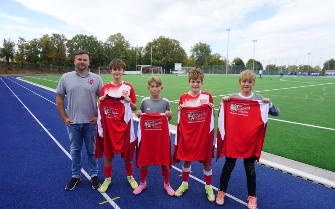 Neue Trainingsanzüge für unsere U13